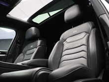 Volkswagen Touareg TDI V6 Black Edition - U12233