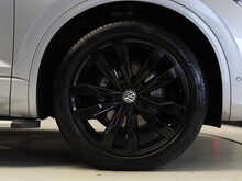 Volkswagen Touareg TDI V6 Black Edition - U12233