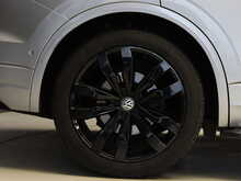 Volkswagen Touareg TDI V6 Black Edition - U12233