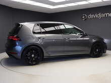 Volkswagen Golf TSI R - U12240