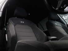 Volkswagen Golf TSI R - U12240