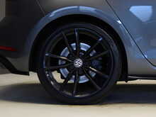 Volkswagen Golf TSI R - U12240