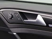 Volkswagen Golf TSI R - U12240