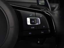 Volkswagen Golf TSI R - U12240