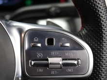 Mercedes-Benz GLB GLB200 AMG Line - U12242