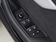 Audi A4 Avant TFSI S line - U12273