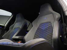 Volkswagen Golf TSI R - U12284