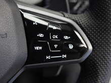 Volkswagen Golf TSI R - U12284