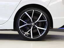 Volkswagen Golf TSI R - U12284