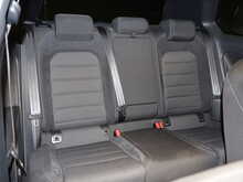 Volkswagen Golf TSI R - U12291