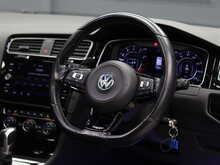 Volkswagen Golf TSI R - U12291