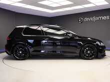 Volkswagen Golf TSI R - U12291
