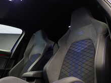 Volkswagen Golf TSI R - U12293