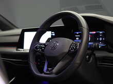 Volkswagen Golf TSI R - U12293