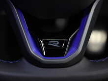 Volkswagen Golf TSI R - U12293