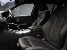 BMW 3 Series 320d MHT M Sport - U12366