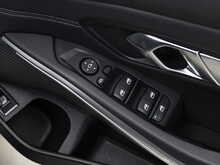 BMW 3 Series 320d MHT M Sport - U12366