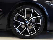 BMW 5 Series 520d MHT M Sport - U12376