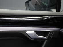 Volkswagen Touareg TSI V6 Black Edition - U12462