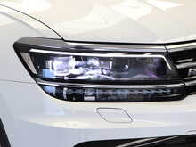 Volkswagen Tiguan TSI BlueMotion Tech R-Line - U12633