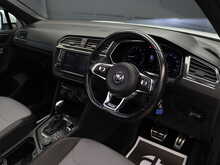 Volkswagen Tiguan TSI BlueMotion Tech R-Line - U12633