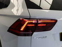 Volkswagen Tiguan TSI BlueMotion Tech R-Line - U12633