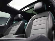 Volkswagen Tiguan TSI BlueMotion Tech R-Line - U12633