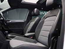 Volkswagen Tiguan TSI BlueMotion Tech R-Line - U12633