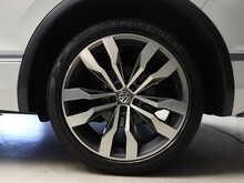 Volkswagen Tiguan TSI BlueMotion Tech R-Line - U12633