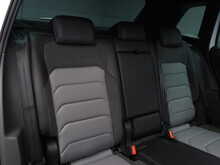 Volkswagen Tiguan TSI BlueMotion Tech R-Line - U12633