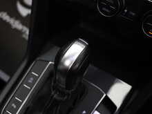 Volkswagen Tiguan TSI BlueMotion Tech R-Line - U12633