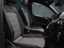 Volkswagen Tiguan TSI BlueMotion Tech R-Line - U12633