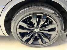 Volkswagen Touareg TSI V6 Black Edition - U12643