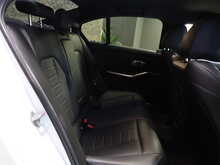 BMW 3 Series 330i M Sport - U12659