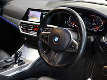 BMW 3 Series 330i M Sport - U12659