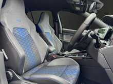 Volkswagen Golf TSI R - U12668