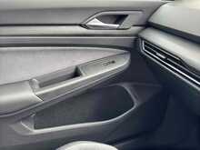 Volkswagen Golf TSI R - U12668