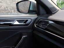 Volkswagen T-Roc TSI R - U12900