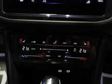 Volkswagen Tiguan TSI R - U12922