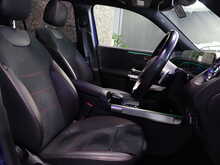 Mercedes-Benz GLB GLB200d AMG Line Night Edition - U12923