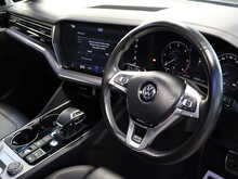 Volkswagen Touareg TDI V6 Black Edition - U12947