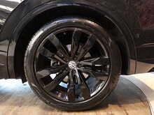 Volkswagen Touareg TDI V6 Black Edition - U12947