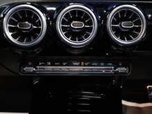 Mercedes-Benz CLA CLA220d AMG Line - U12954