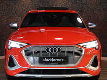 Audi e-tron S  - U13006