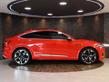 Audi e-tron S  - U13006
