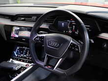 Audi e-tron S  - U13006