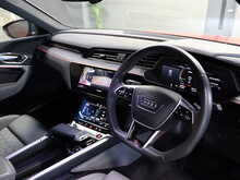 Audi e-tron S  - U13006