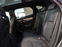Jaguar F-PACE D300 MHEV R-Dynamic SE - U13023