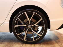 Volkswagen Golf TSI R - U13045