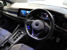 Volkswagen Golf TSI R - U13045